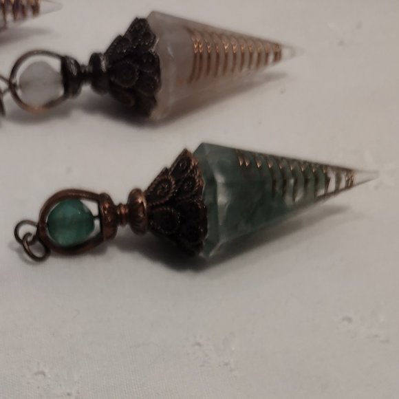 Green Aventurine Chip Crystal Pendulum - Picture 4 of 6